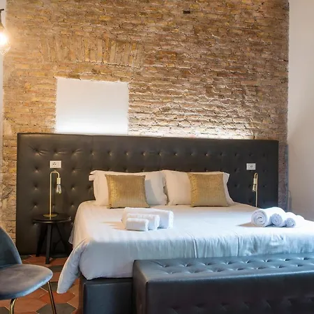 Beyond Colosseum Maison d'hôtes 4*