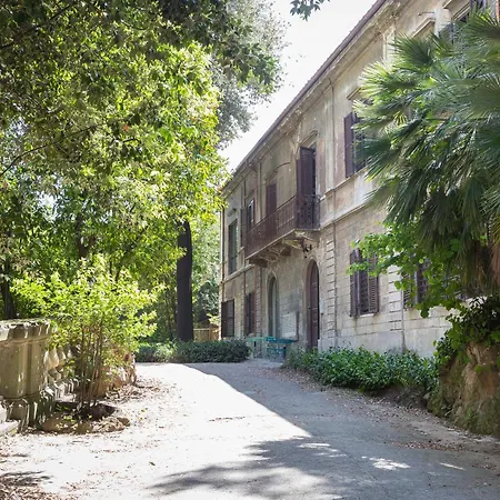 Beyond Colosseum Maison d'hôtes 4*