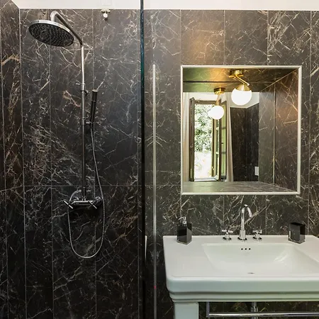 Beyond Colosseum Rom