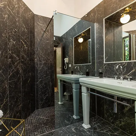 Beyond Colosseum Gasthuis Rome