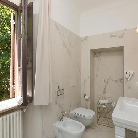 Beyond Colosseum Gasthuis 4*