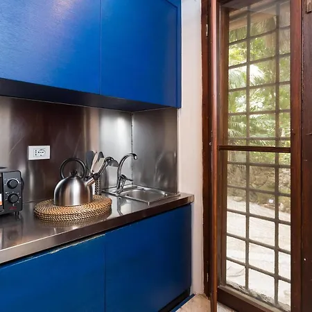 Casa de hóspedes Beyond Colosseum 4*